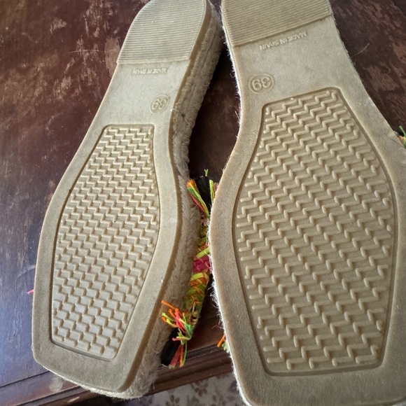 Size 39 L’idea by Lori colorful woven and rope slides with fringe - Picture 10 of 10